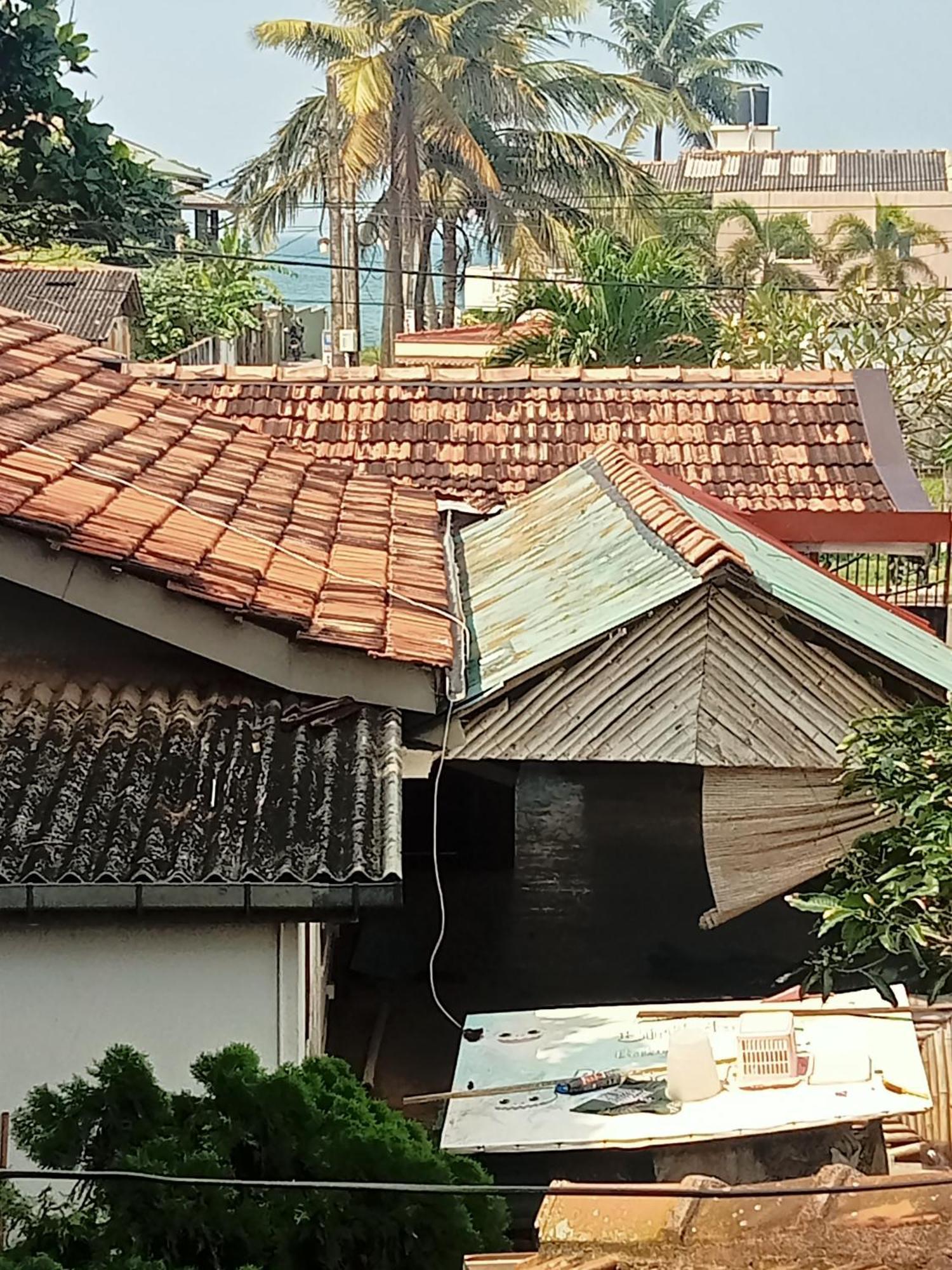Oviniru Beach Hotel Negombo Exterior foto